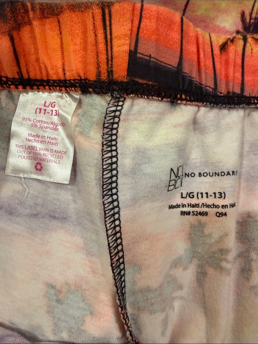 No Boundaries Sunset Palm Capri Leggings - Purple & Orange Juniors Large NWOT - Picture 2 of 2